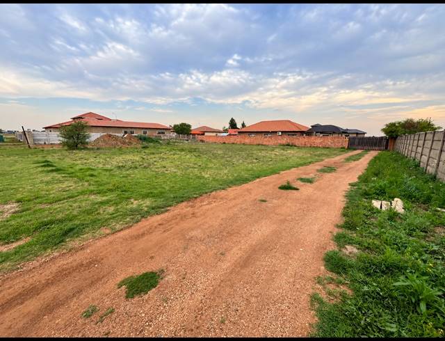 1,028M² VACANT LAND FOR SALE IN RIVERSDALE